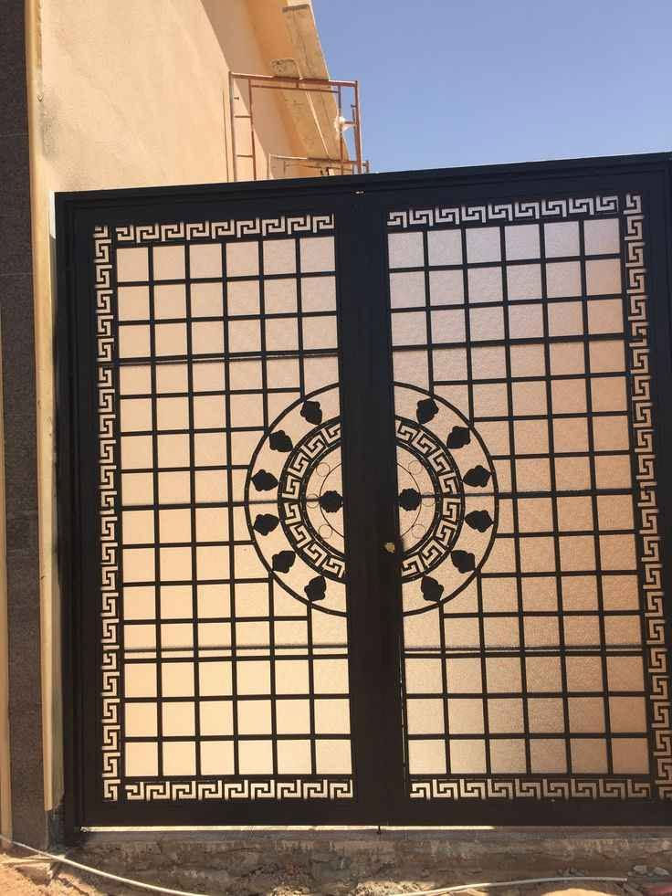 حديد 2 ملم حقيقي 
باب طول 220 
عرض 2 متر 
سلايت او طلاقتين حسب الطلب
اجود انواع الاصباغ 
عمل درجة اولئ 
كل هذا ب650 الف
ملاحظة بدون نقل او شد شط العرب, البصرة
