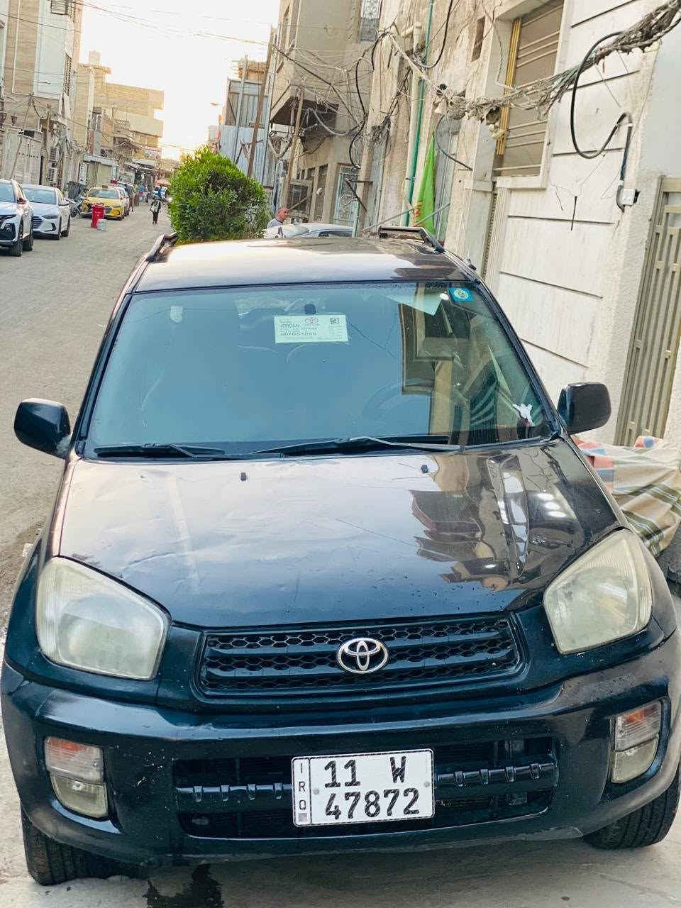 السلام عليكم 
 الوحش الياباني تويوتا راف 4
موديل 2002
مكينه وگير جدد شاديهن 2400 بلادي
سيارة بإسمي تحويل شوكت ميعجبك
رقم الانكليزي الجديد 
هزة جديدة
حدادية 90%
يرادلها تايرات
لان تايراتها من العام شوية تعبانات
ويرادلها شوية ترتيبات
مكفولة من الكص والشاصي واللغد
تجي تفحص وتگلب وتراي وين ميعجبك
رايدها ب 64ورقة وبيها مجال حك الجية
مكاني بغداد كاظمية
تاج راسي كلشي اكو بالسوك جماعه ال50ورقة اعذرني
***********
