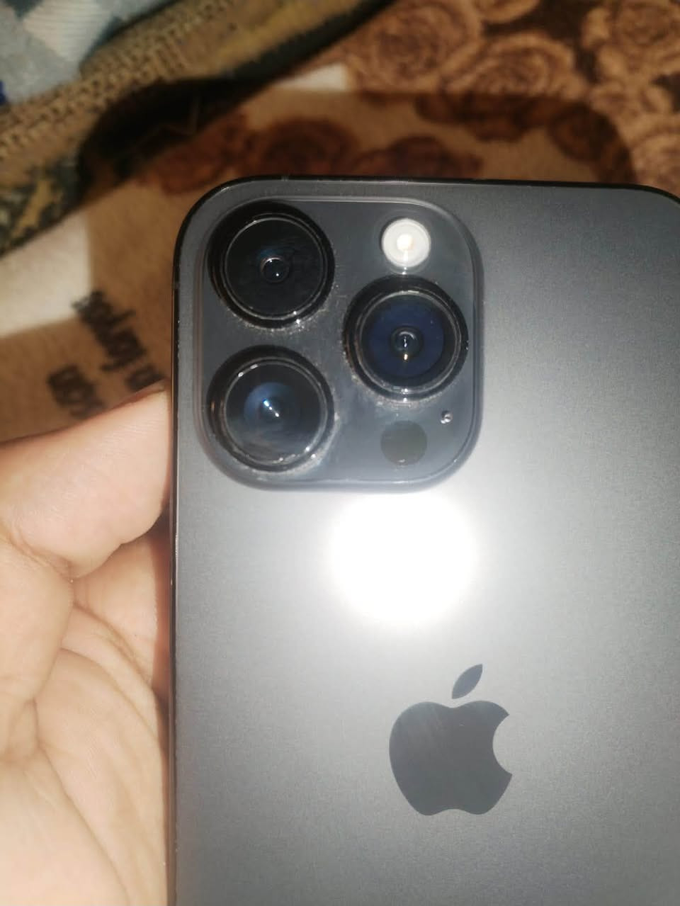 آيفون ١٤ بروماكس لون اسود دبل سيم مبدل شاشه بس وبطاريه نازله بس اصليه ممبدله سعره مناسب ٥٥٠وبي مجال سعره اقل. حتى من ١٣ وجهاز نضيف وع ايدي واي مشاكل مابي كلش نضيف رقمي ***********
