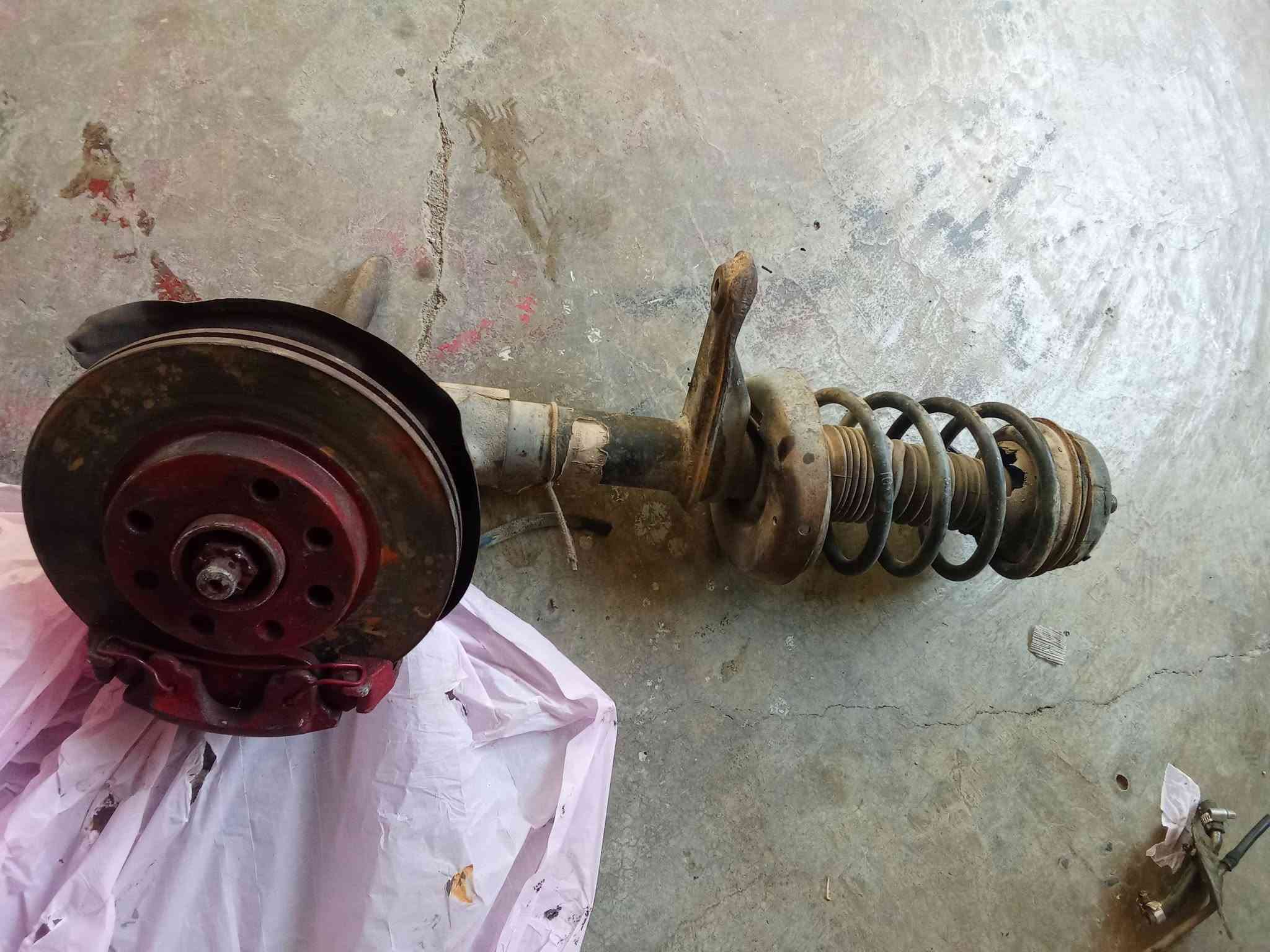ئەو ئاشیایەن بۆ فرۆشتن
هەمووی ئاشیای ئۆپڵ 
هەموو مەزبووتە بەشەرت
