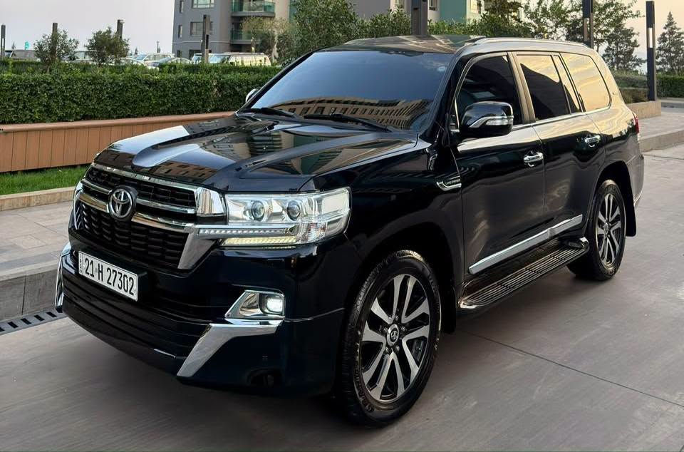 لاندكروزر GXR • V8 • ٩٩٠٠٠ كم