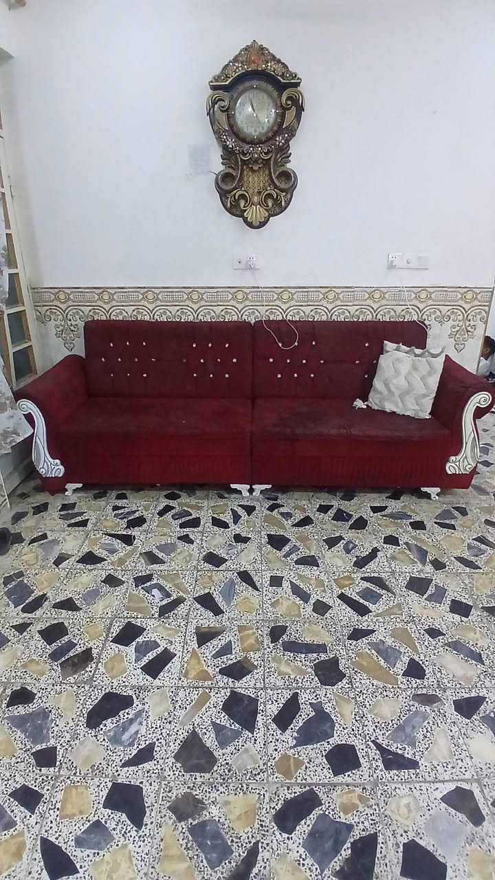 بنات تخم قياس مترتين ونص ع وضعه رايدله تنضيف وبيه طمسه زغيره 
ب 50

كوفه حي ميسان ***********
