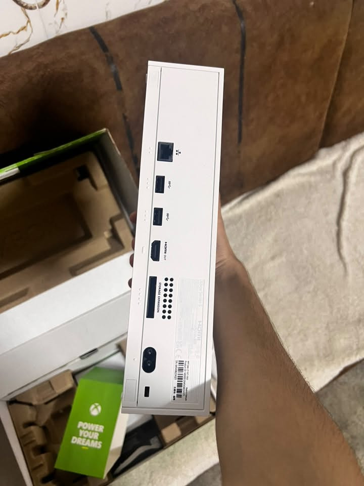 Xbox Series S • 512GB • ما مفتوح