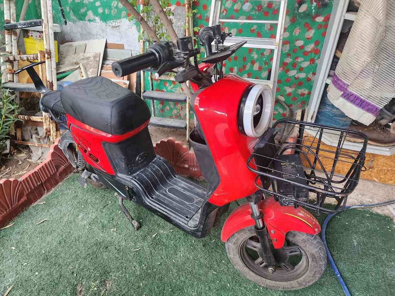 شحن R9 سعره 150 وبيه مجال قليل
بدون بطاريات شغاله كامله 
مكان بصره الابله ***********
