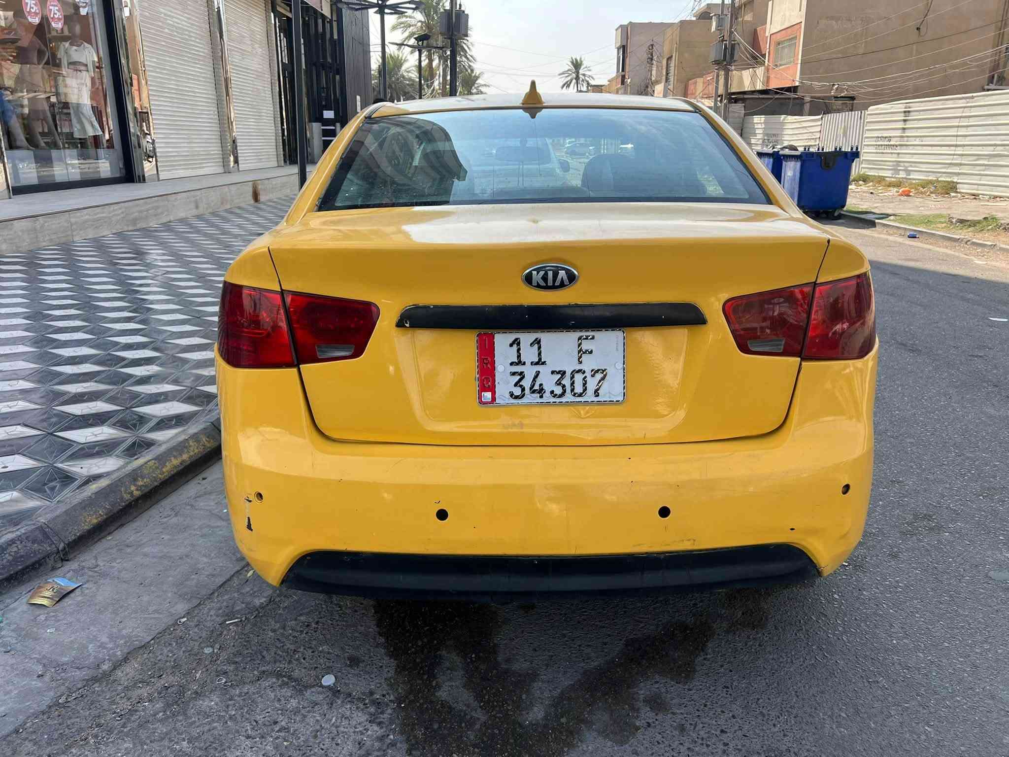 السلام عليكم
للبيع (كيا فورتي )

موديل 2010 رقم بغداد وارد امريكي 

محر 2000 دوش 

ضررها قبق جنطه فقط بدون اي ظرر داخلي كلها ليبل واحد

شادلها محرك حاويه تبريد ثلجً جاهزه مبيها اي نقص السعر 72 وبي مجال للاستفسار ع ***********

مكان السياره بغداد السيديه
ملا حظه مصفره هئيه وعرامات
