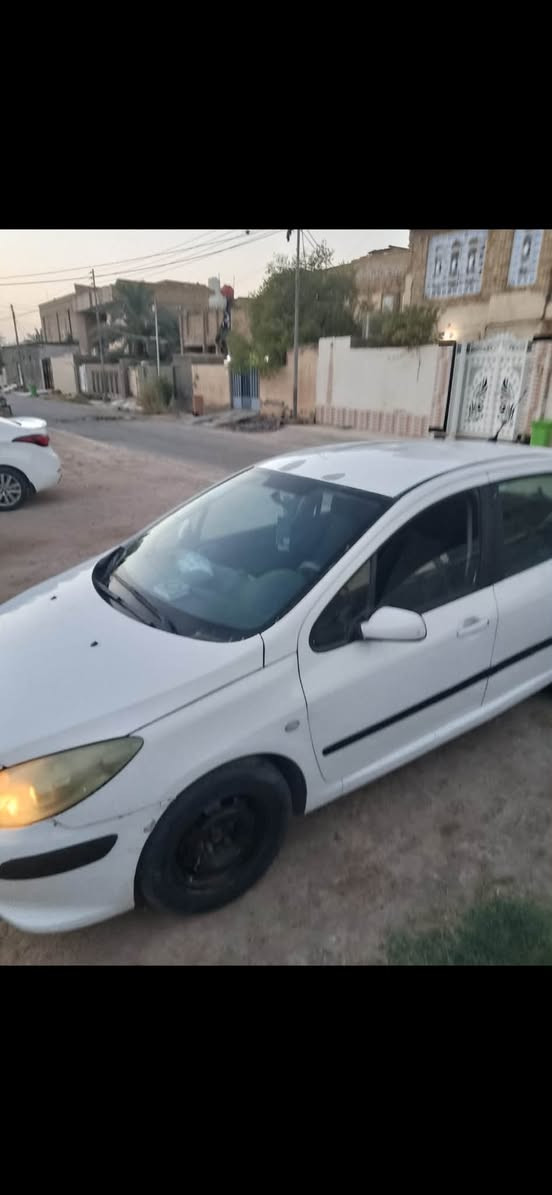 السلام عليكم
سيارة للبيع نضيفة 
نوعها: بيجو 307 ستيشن
موديل: 2006 سنوية ل2027
 مكينة كير خير من الله
تبريدها ثلج حدادية تايرات كهربائيات نعمه وجاهزة السيارة من كلشي اي نقص ما بيها
سعرها 45 وبيها مجال مكان سياره ميسان 
***********
