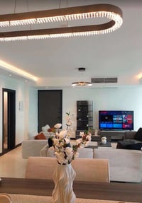عندي شقة مؤثثة للإيجار في مجمع دار السلام  مساحة 134  07747495587