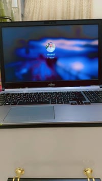 فوجستيو • كور i7 • رام ٨