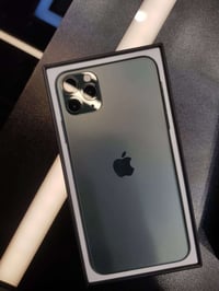 آيفون ١١ برو ماكس • ذاكرة ٢٥٦ • بطارية ٧٥٪
