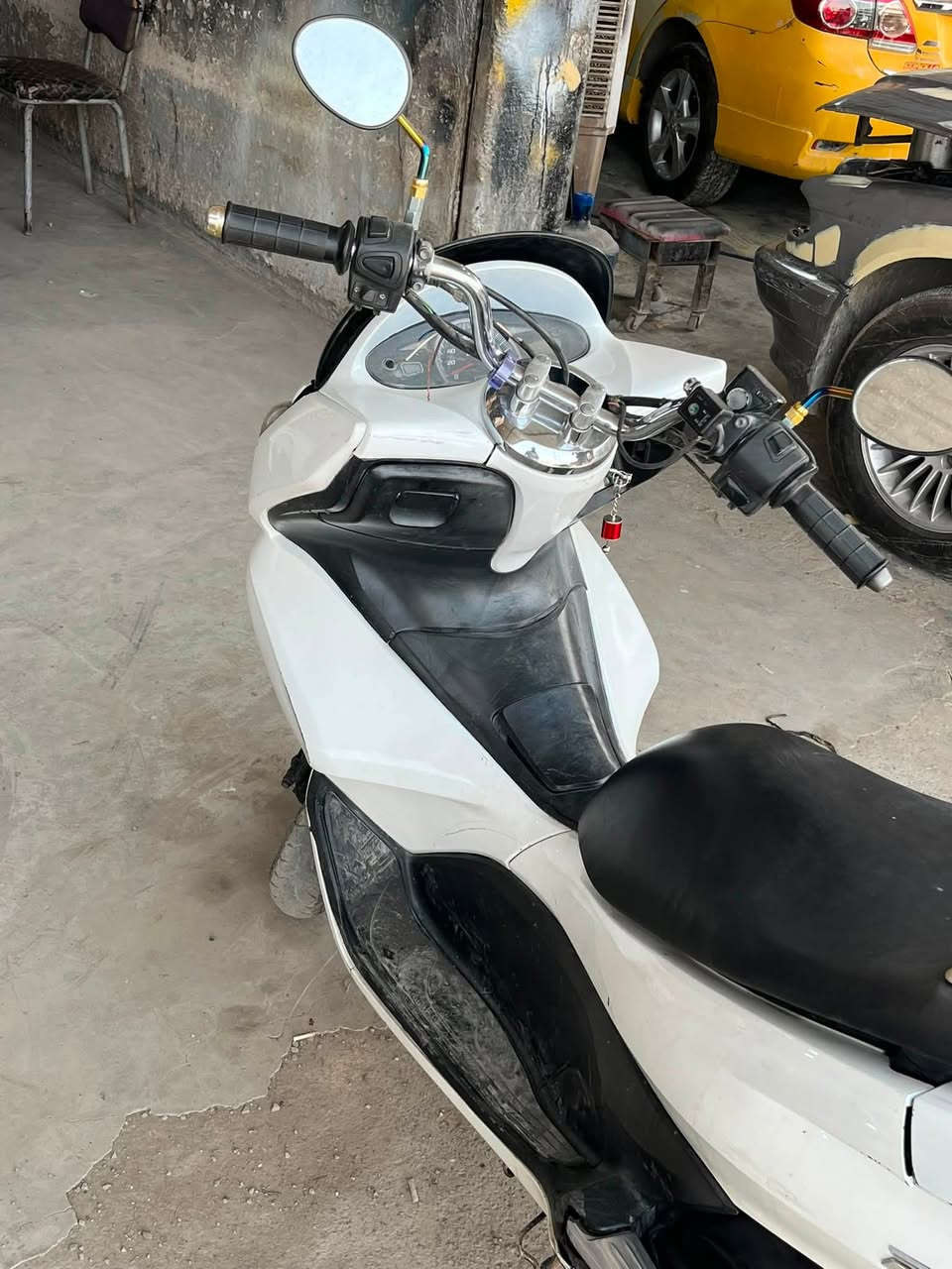 السلام عليكم
جيل اول pcx
مكينة 150 ياباني تدفئة يدات استان كهربائي مكينة بيها تبخير اول متشغل السعر 900 وبيها مجال العنوان ديالى بعقوبة ***********
