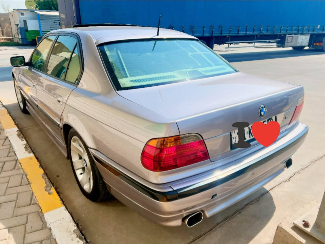 السلام عليكم (خفاش 735iاصل بليتة وسنوية باب قصير  محرك v8/كير تبترونك موديل 97محدثة 2000/لون شمباني التفاصيل مصبوغة جديد تخم تاير جديد ويل باخرة 18اصلي وجديد باتري جديد مكينة وكير بحالة ممتازة غرفة نضيفة وخمس بردات والبردة الخلفية كهرباء وجديدة سلايت جام شاشة أندرويدكامرة وسستم صوت +دمام من شركة هيرتز دبل امبلي فاير +بصمة وترحيب وتشغيل عن بعد لايت زنون ناصي وعالي ويصعد وينزل دناميك مري شفط صندوك شفط عصة كير كوبرة تبريد ثلج السيارة بسمي بغداد رقم انكليزي السعر/90$مكان السيارة بغداد /***********
