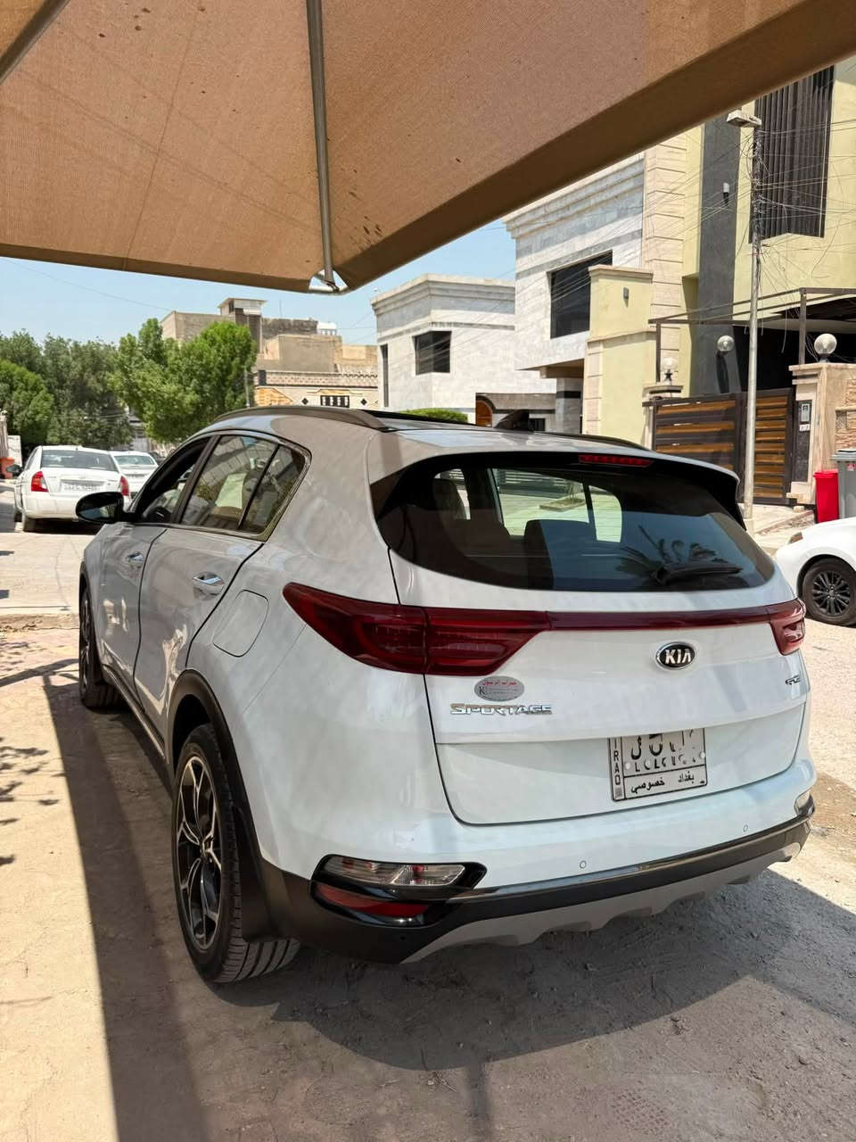 السلام عليكم للبيع كيا سبورتج موديل 2021 فول مواصفات GT LINE ماشية 22500 km بحالة الوكالة وبنايلون الشركة استخدام شخصي ، بيها بارد بسيط بباب السايق و طخة خفيفة بالباب الخلفي الأيمن موضح بالصور فقط ، كفالة كير ومكينة والتبريد ثلج مكانها بغداد للأستفسار على الرقم ***********
السعر 220$
