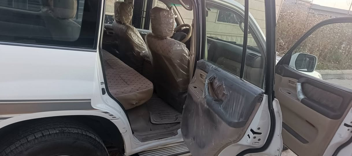 لاندكروز • ٢٠٠١ • رقم بغداد