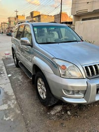 برادو2005 سيارة بلادية بيها بس صبغ بالچاملغ الخلفي والسونار مرفق المكي...