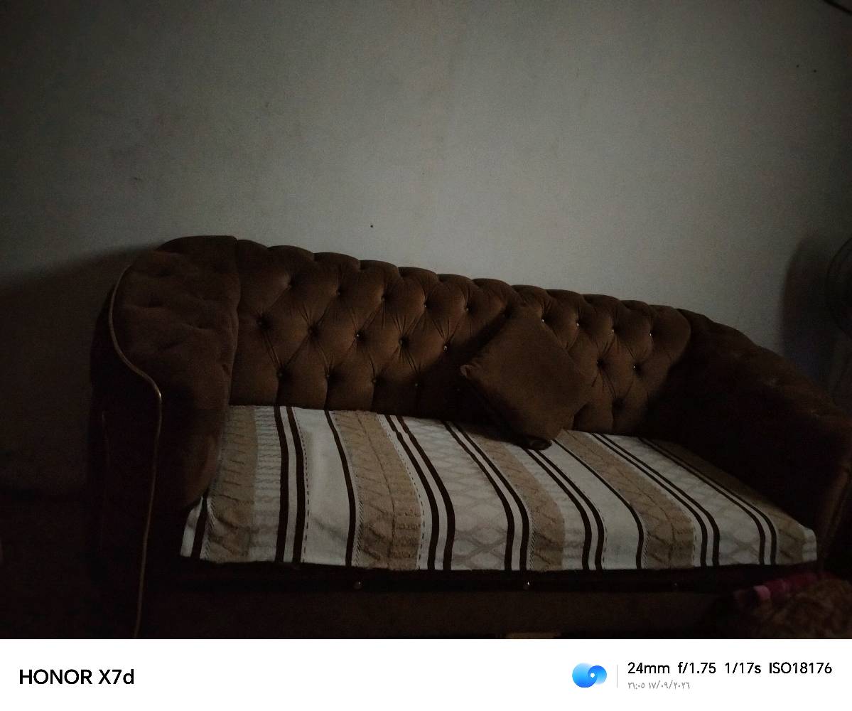 للبيع تخت 10 مقاعد 🛋️✨
السعر 450 ألف
بيه حركات بسيطة، وحالته زينة ومرتب.
📍 المكان: بغداد – العامرية
للجادين مراسلة خاص 📩