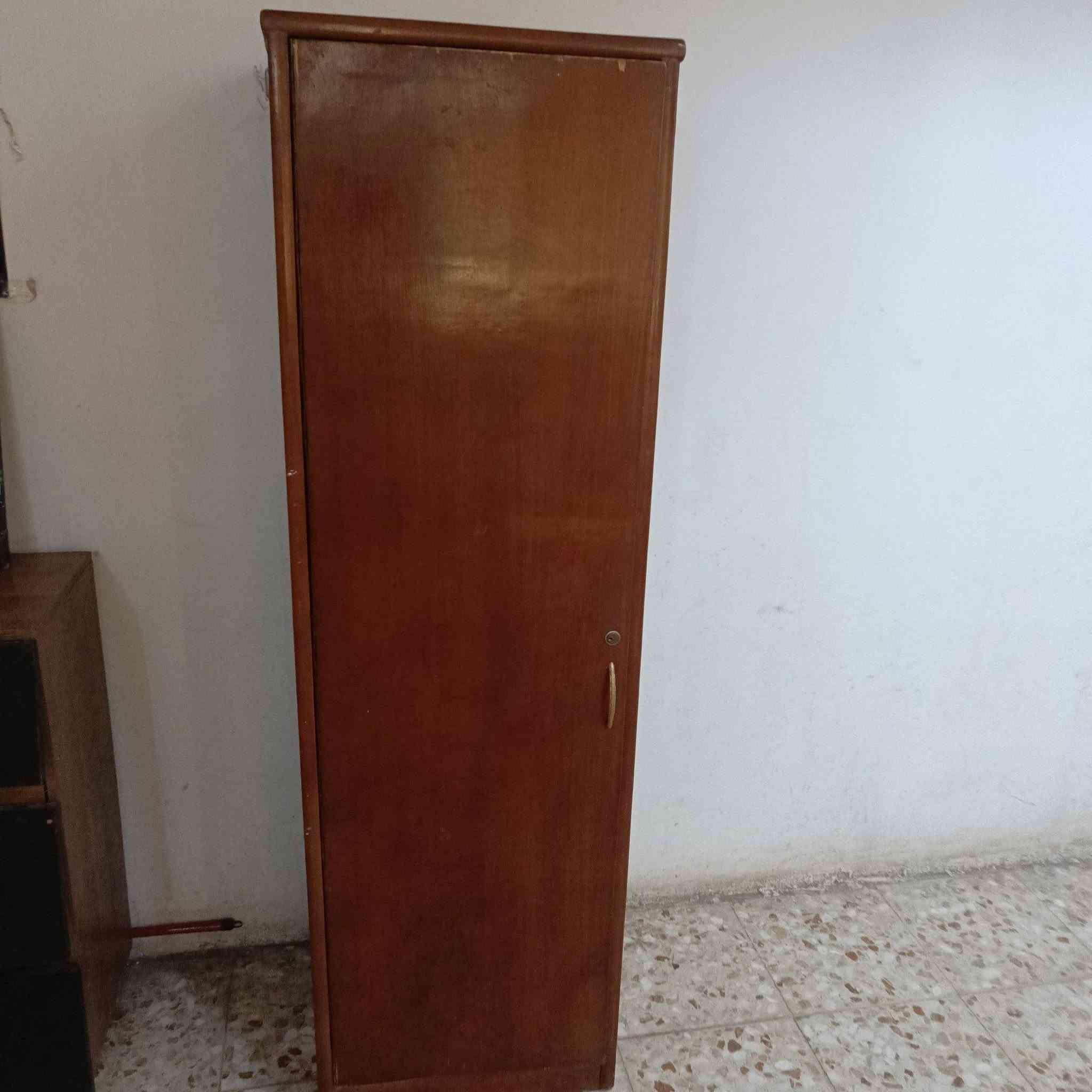 السلام عليكم موجود كناتير، بابين وباب وجرابي، كامله راس عالي وناصي، وصوميه وبازيات ام التفر، ومرايات ملكيات مكاني بغداد 
***********
