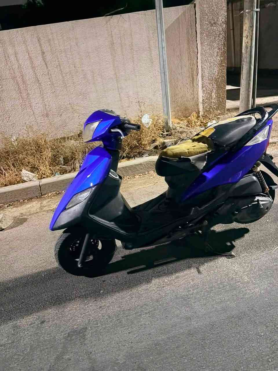 سلام عليكم
(ثعلبGtr)للبيع 
مكينه 59
صلنصه رياضيه 
دبلات رياضي 
كلجات رياضي مطابق 
الدراجه خير من الله 
نقوصاتها بس يراد حاضن صندوك ودوشمه
السعر 750وبيها مجال

العنوان بغداد الوزيريه 
للاستفسار ***********
