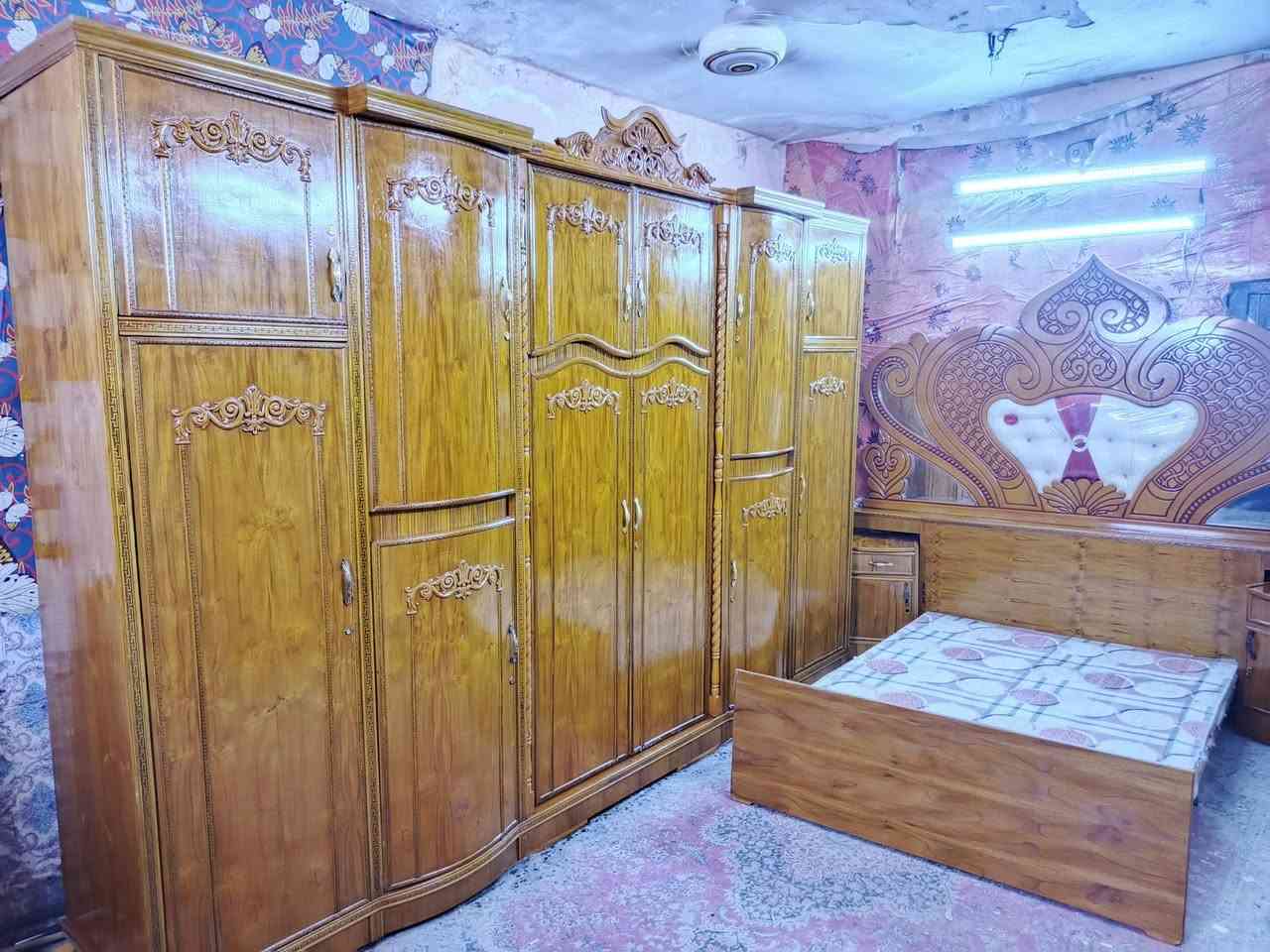 غرفه اخشاب ست ابواب ملحق للبيع ***********السعر 650صاج الزاويه كنتوريه موديل حديث العنوان بغداد وكو توصيل متواجد وتساب
