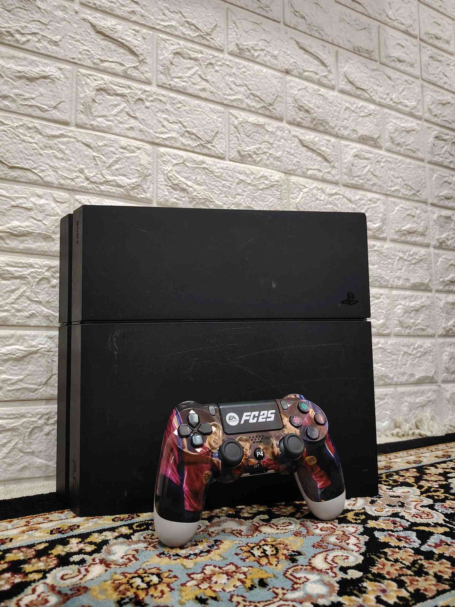 PS4 Fat 500GB 🎮
 * الجهاز مهکر، النظام 13:52 (أسرع نظام مهکر ) 🔥
 * يأتي مع يدة تحكم واحدة  🎮
 * مخزون به 5 ألعاب 📀
 * الجهاز مفتوح للتنظيف فقط، بشرط خالي من أي عيب 💯
 * ضمان لمدة 5 أيام
 * السعر: 210 ألف
 * يتوفر توصيل لجميع المناطق 🚕
للتواصل: *********** دهوك, العراق

نص مكتوب في الصور:
- رقم كورك و واتساب / ***********