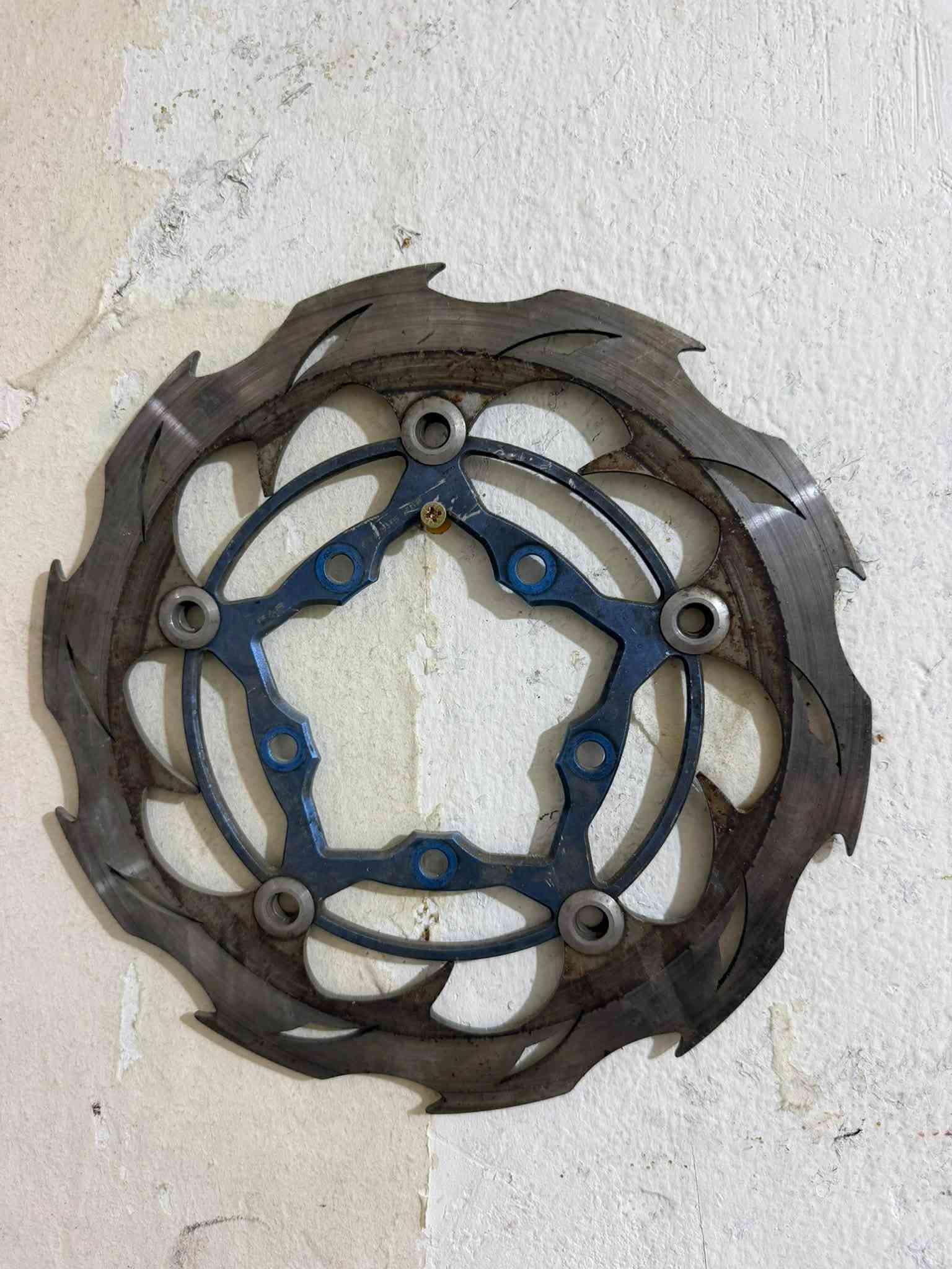 سكنز • ماكس • توصيل
