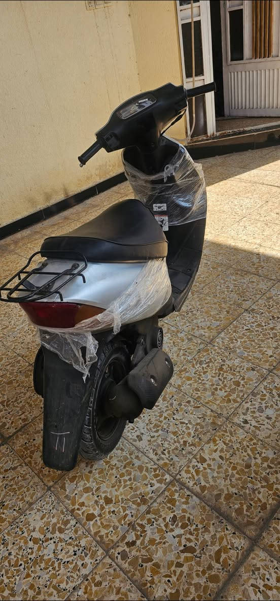 دراجة ساسوكي رياضي وكيل برغيي ما مفتوح بيها ولا داخله تصليح اروح بيها لدوام وارجع والله شاهد صارت عليه 
ب ٦٨٠ الف  
رايدتها ب ٤٥٠ وتجي تشوفها اذا مو انظف من الي يبيع بيهن الوكيل لا تاخذها العنوان ميسان ***********
