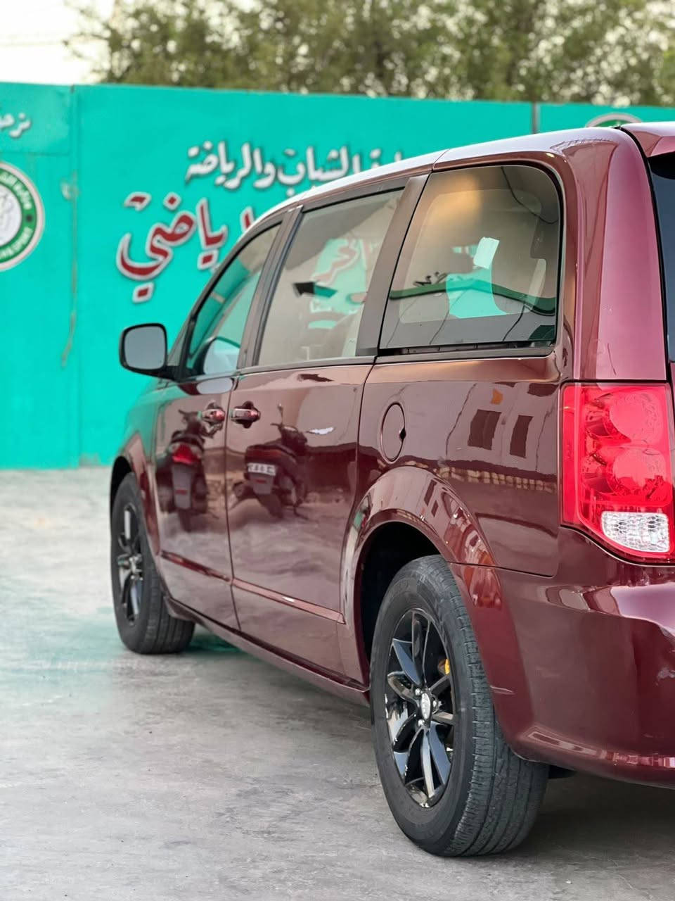 السلام عليكم من رخصه مدير وأعضاء الكروب المحترمين دوج كرفان امريكي GT موديل 2019 ماشيه 85 مايل صور الحادث بالمنشور كير ومكينه ستندر مبدل جاملغ امامي جهة السائق بيها صبغ صفحه السائق بدون دواخل بيها ارباك برده الصفحتين السعر المطلوب 170 بيها مجال ان شاء الله مكاني بغداد الحريه *********** السونار على الخاص
