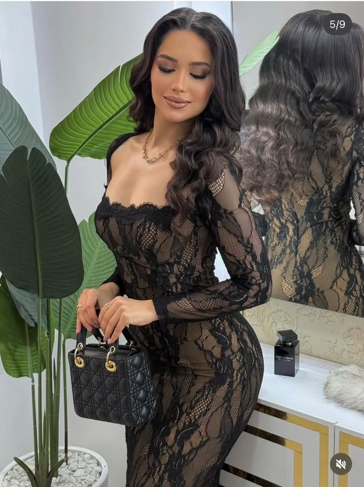 قياس ميديم يلبس لارج 
اخذتة ب٦٦ واريدة ب٢٥ 
متوفر توصيل لكل المحافضات 
ملبوس مرة وحد فقط
***********
