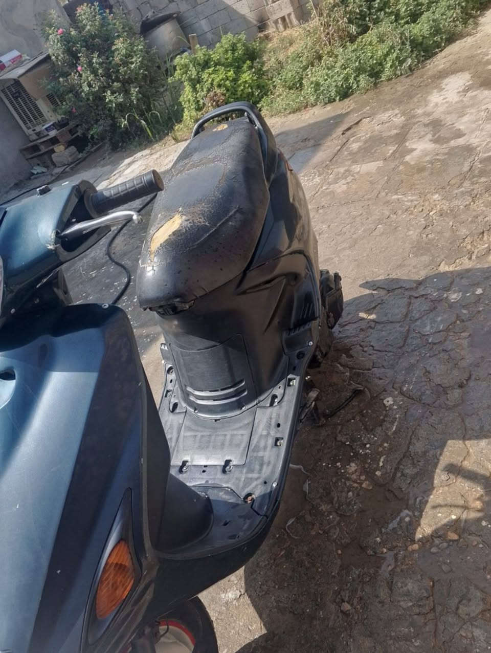 @إشارة فراشه فحل للبيع مفتوحه مره وحده مكينه خرسه الدراجه شلعه فول برغي ما عايزه لايت زنون اشاير سلف كله شغال 
@السعر 400 وبيه مجال قليل مكاني نجف ابوصخير متواجد واتساب فقط ***********
