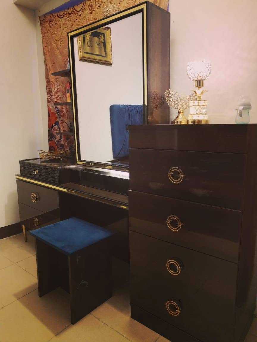 السلام عليكم غرفه تركيه للبيع نظافتها 100% استعمال قليل هشام حراري البكان بغداد استفسار على رقم التليفون على الواتساب‏‪*********** ايه والقنفات قنفات وياها للبيع
