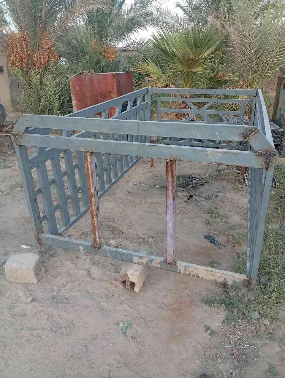 سلام عليكم محجر فحل لبيع ابو العوجيه سعر 400وبيه مجال ***********
