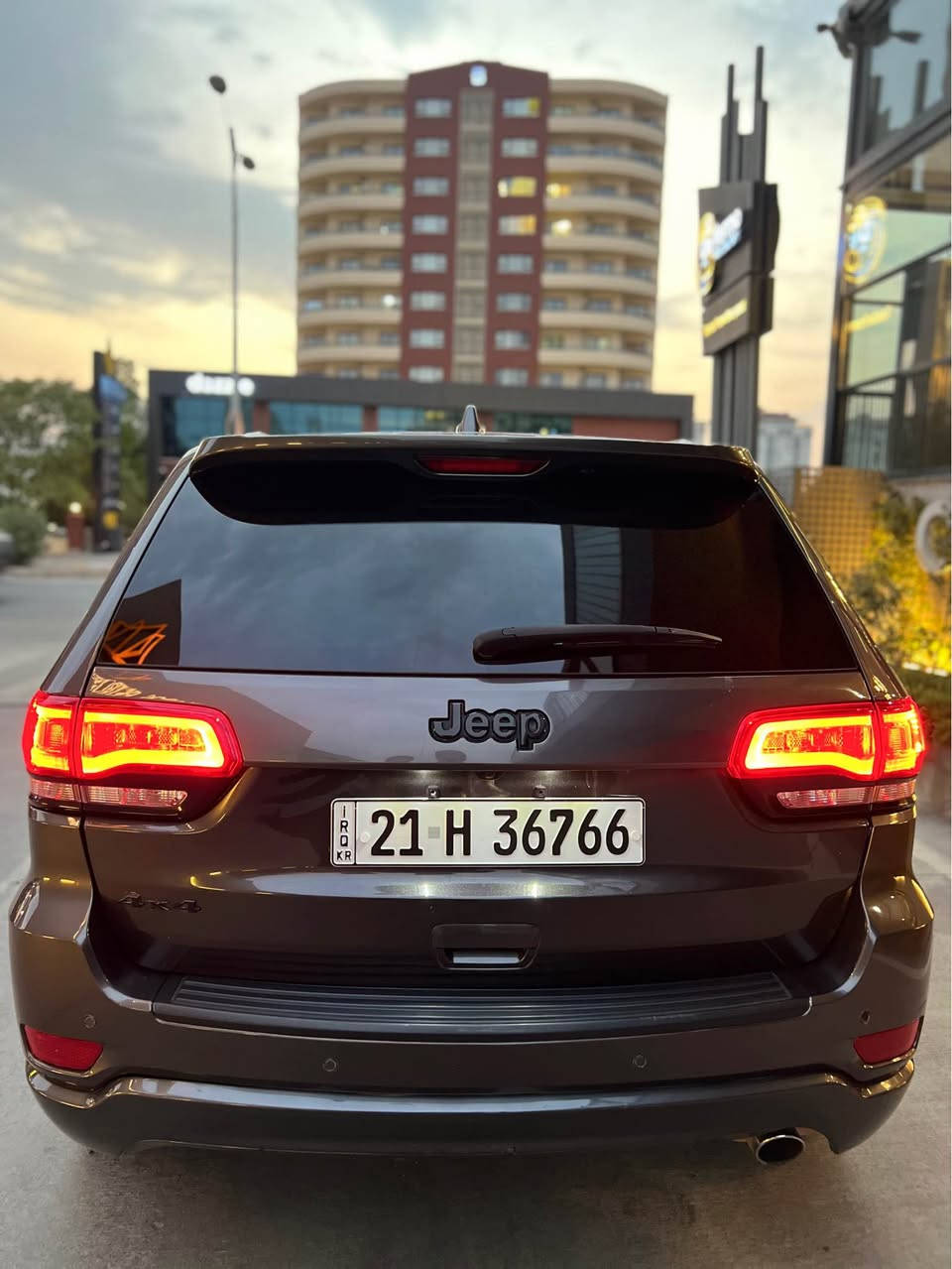 JEEP GRAND CHEEROKE 2020 ful
بونيت بوياخ ناوه ى نه گرتوه 2,3 ساردى بچوكى هه يه 
ماوەی ڕۆیشتن 90 هەزار میل
بەسمە و شەغال
شاشە گەورە 
کوشن شاموا 
کوشن جلد و کوشن هیتەر و کوشن کارەبای
ئۆتۆ پارك و ئۆتۆ هۆڵد
سڵاید 
سنوق شەفت
ئاوێنە ڕادار 
تەبرید مەرکەزی
دەبڵ ئەکسل4x4
نرخى205$
*********** السليمانية, العراق
