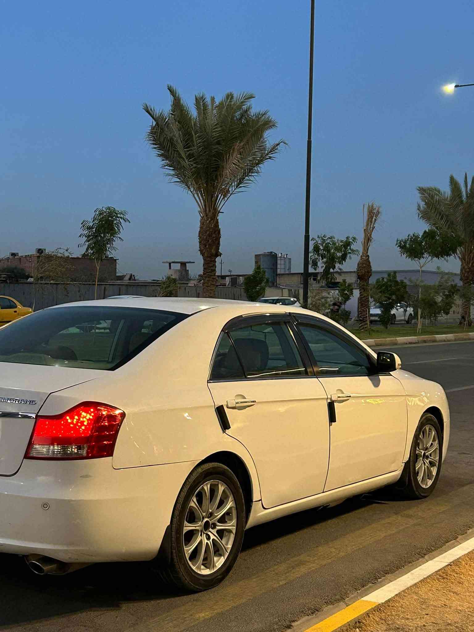 السلام عليكم امكراند ٢٠١٣ بغداد انكليزي الجديد سياره جاهزه مابيه اي نقص كير مكينه كير ميكانيك المرغوب كشنات جلد بلاد مكينه ٢٤٠٠ شاشه وكامره تبريد قطعتين ثلج تدفئه داخل نظيف مكان السياره حي العامل علسريع الملحانيه قرب مسبح الرافدين السعر 59$ رقم تلفون ***********
