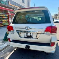 لاندكروزر ٢٠١٣ • ٦ سلندر • رقم بغداد