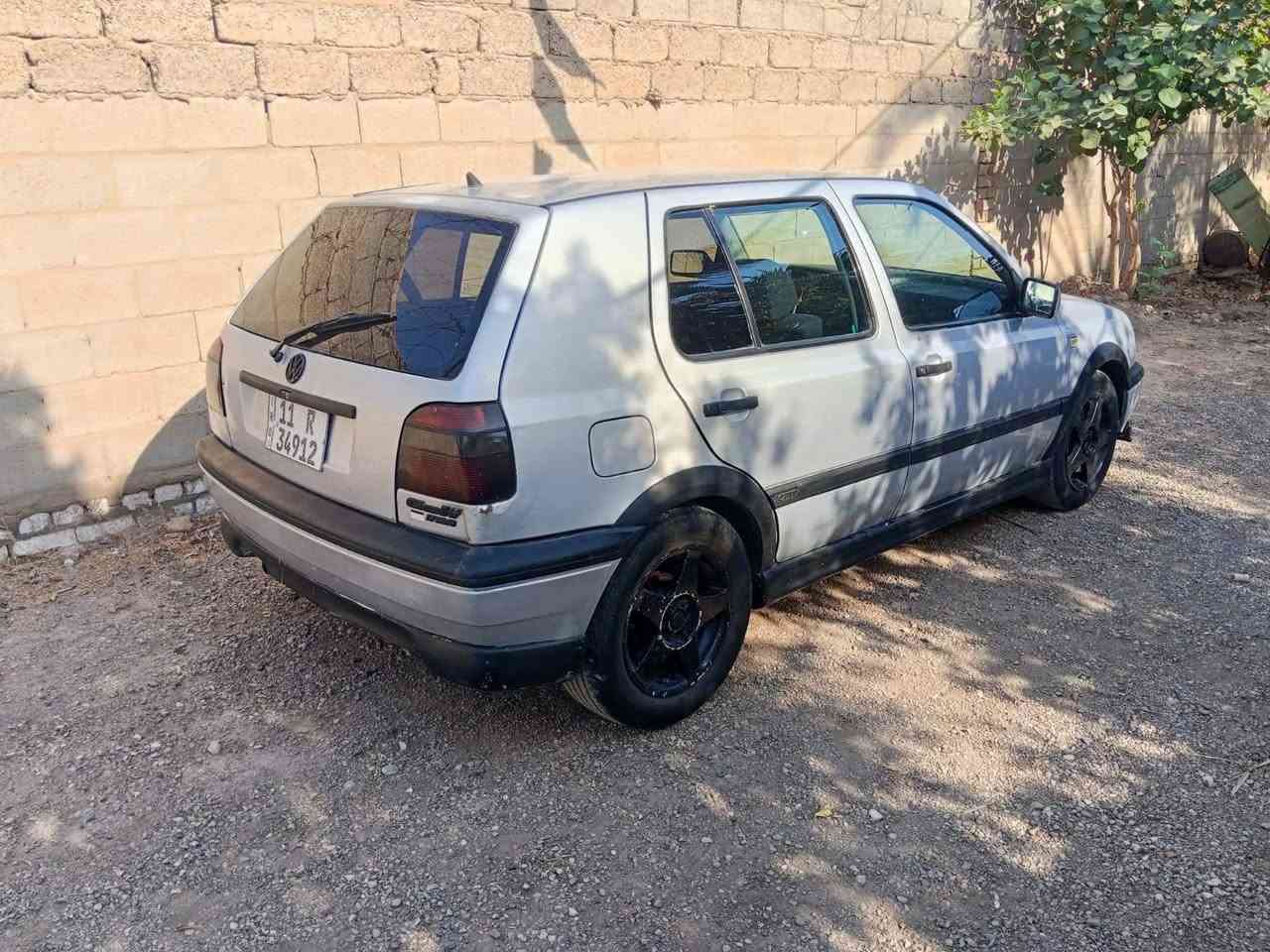 كولف 93
رقم بغداد كير عادي 
ماكينه 6 سياره كامله خير من الله والسعر 37 والشراؤ يتصل 
 بها مجال 
***********
