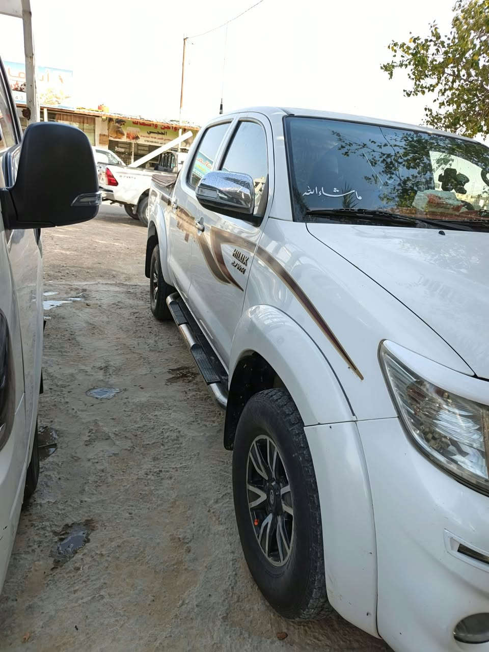 هايلوكس فور ويل • ٢٠١٤ • رقم اربيل