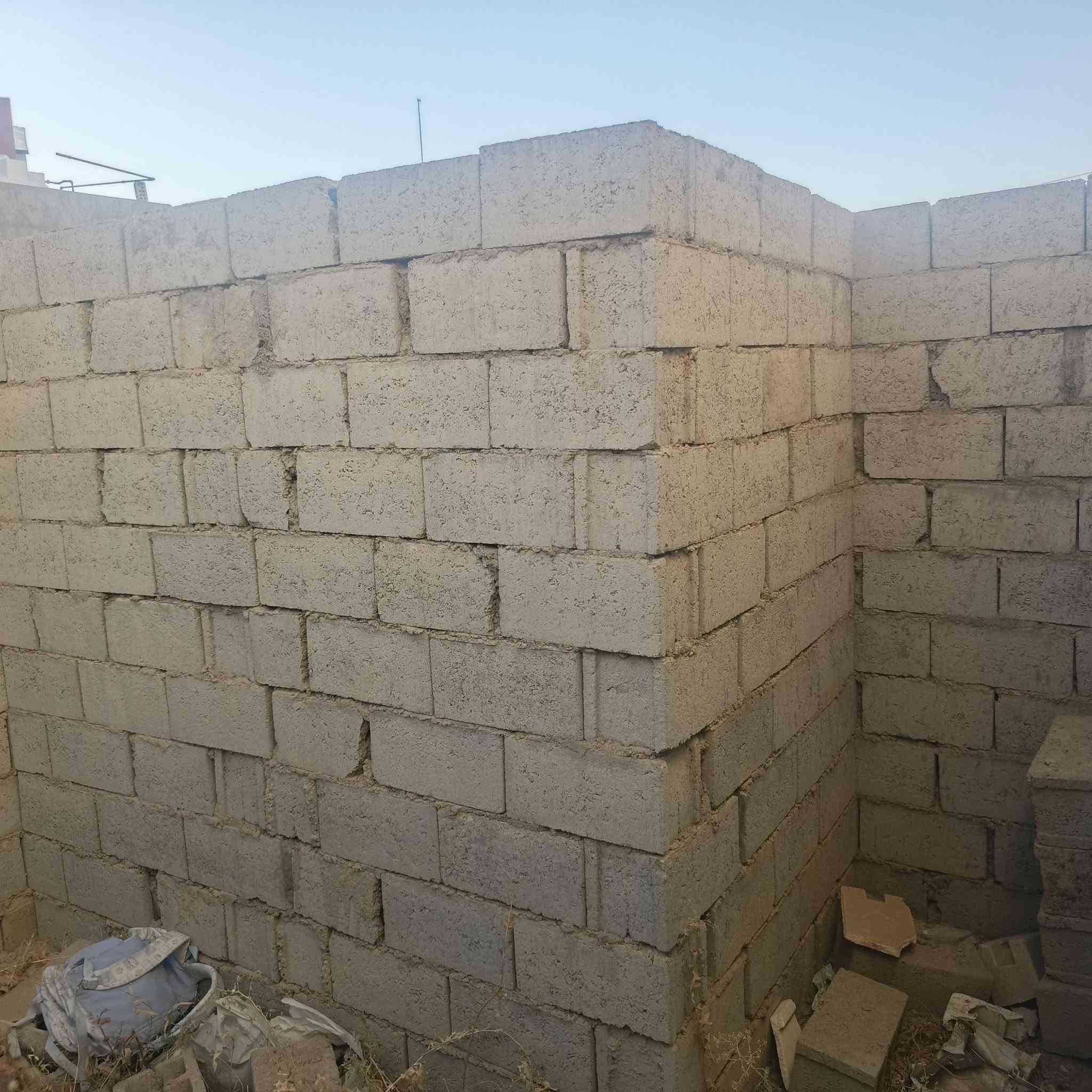 سلام عليكم
بتلو للبيع في سيروان قرب جامع رسول العظم 
مساحة :200m 
رقم الهاتف:‏‪***********‬‏
