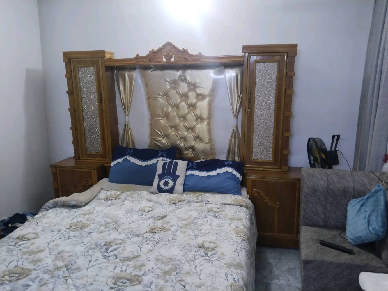 غرفه نوم صاج عراقي  الضرر موضح بلصورة بس الزويه 
للبيع السعر  1،250 
(لاتصال )***********. بيها مجال قليل
