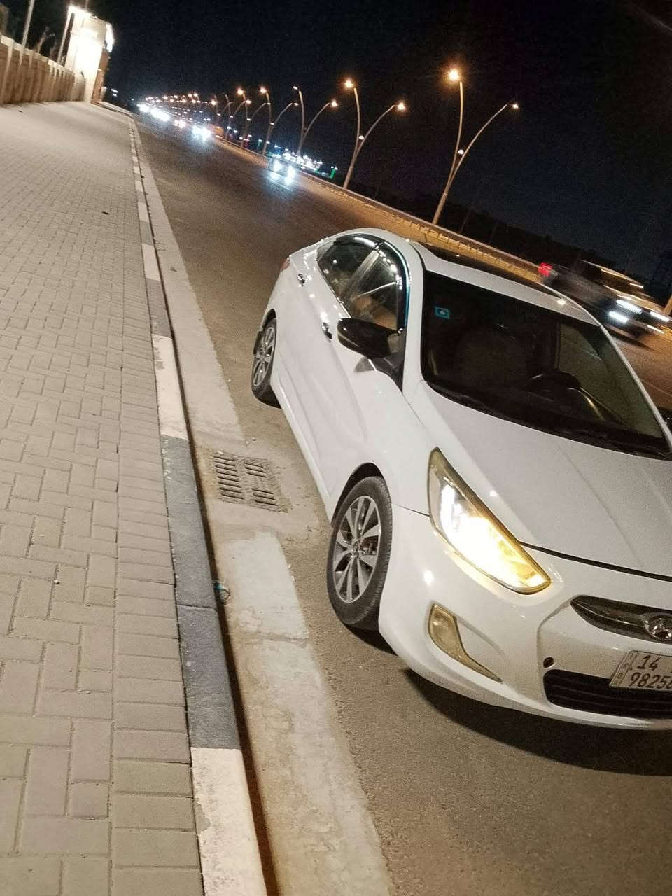سلام عليكم اكسنت موديل 18 خليجي فول ماشي 126 توه شادلها كير مكينه مبدل كازكيت بيعلك مفتوحه وبيها 3 بارد خفيفات كلش سياره كلشي موضح كدامك وبيها ضربه بدايت برانكيت ما متعوره معوجه وساحبيها سعرها 95 وبيها مجال قليل  
***********
