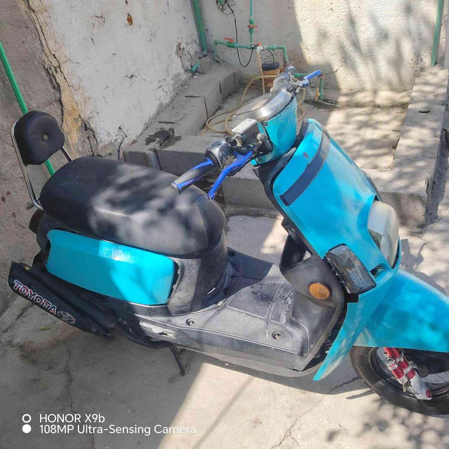 سلام عليكم دراجه البيع ماكس بواليسي نوزل كفاله عامه كلشي شقال بيه مكاني البصره يم الجسر المعارض سعر 600 وبيه مجال رقم الهاتف ***********

نص مكتوب في الصور:
- HONOR X9b 108MP Ultra-Sensing Camera
- HONOR X9b
- 108MP Ultra-Sensing Camera