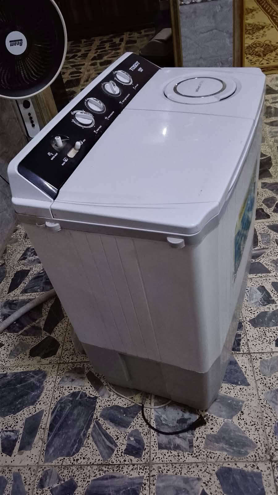غساله للبيع غسل وتنشيف كله شغال سعر 75الف عنوان حي الكوفه شارع الصوره ‏‪***********‬‏
