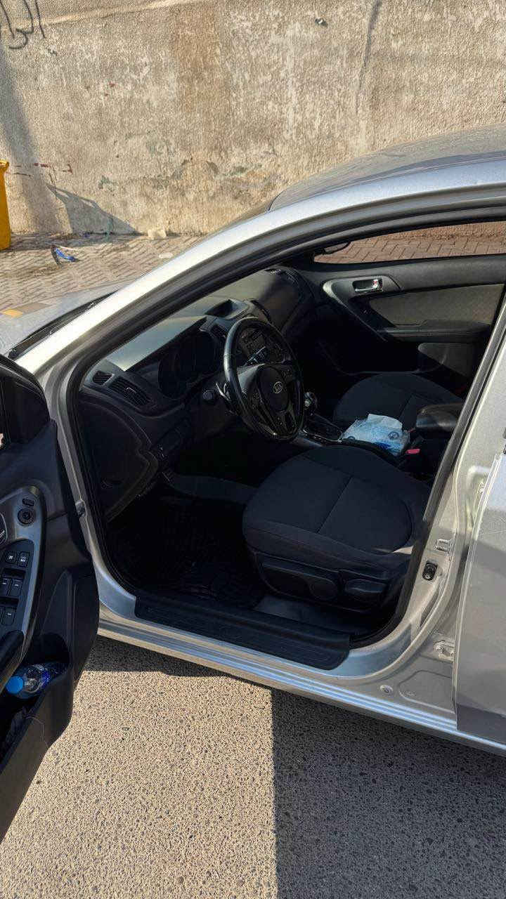 سيراتو موديل 12 خليجي مواصفات نص فول كفاله صبغ تبديل رقم أربيل سنويه جديده مكينه 2000 حداده امامي خلفي جديده  تبريد توني مسويه تخم تاير جديد مكينه كير كفاله مامفتوحه 
*********** 
السعر 105 البصرة, العراق
