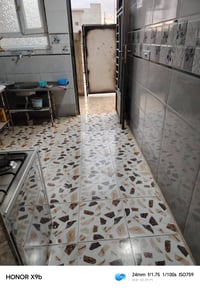 بيت للبيع • ١٠٠م • قرب زيونه يم المرور