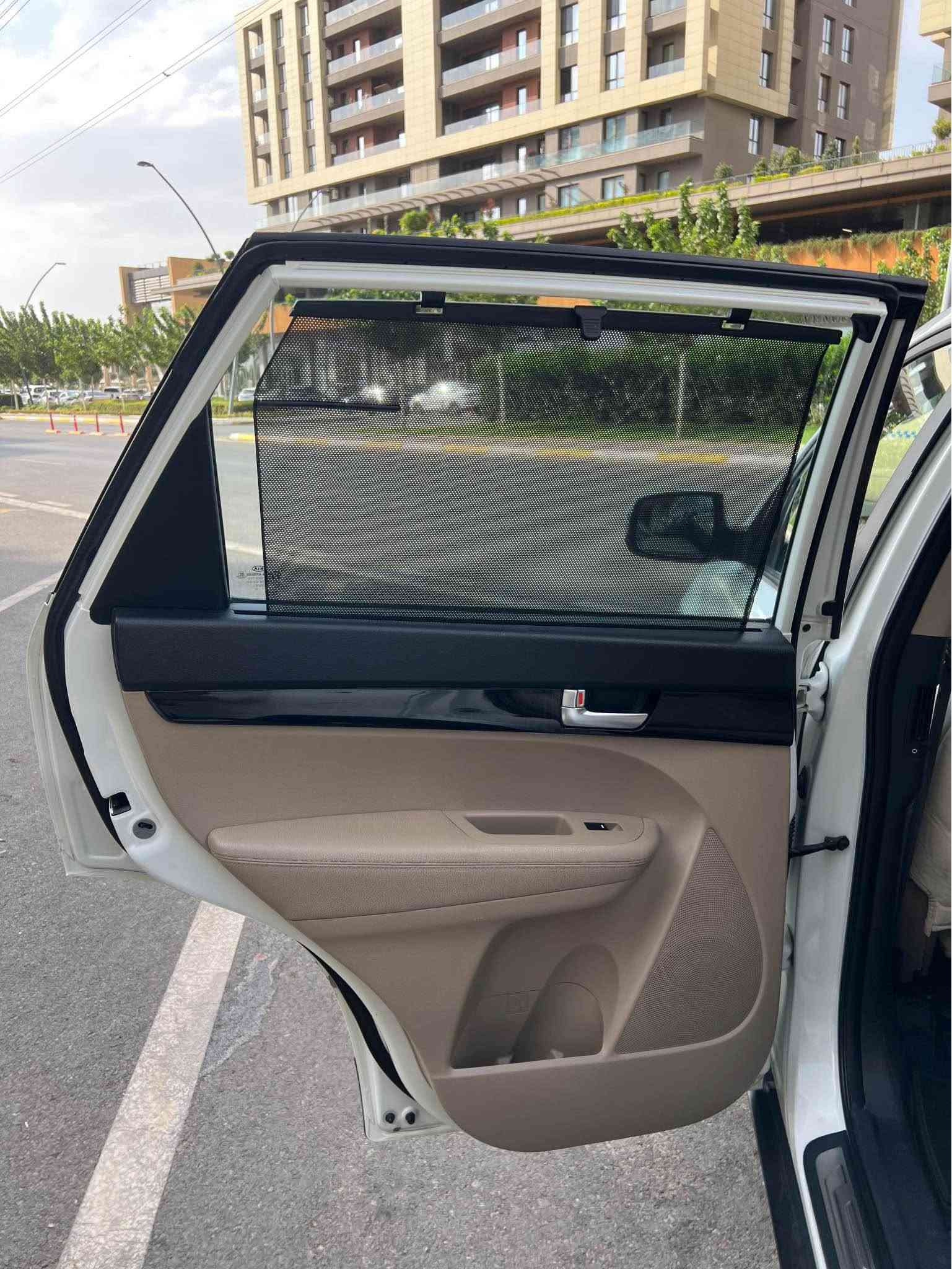 ‎Kia sorento
موديل:2014
موارد: خليجي
عداد مسافة:128,000km
محرك: ٤ سلندر 2.5L 
***********‎ السليمانية, العراق
