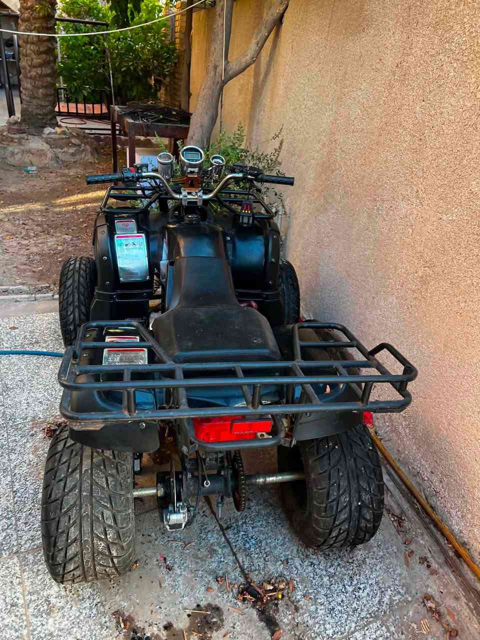 السلام عليكم دراجه رباعيه للبيع حجم 150cc الدراجه نضيفه كلش ومناقصها شي مكاني بغداد الجادريه سعر مليون ونص ***********
