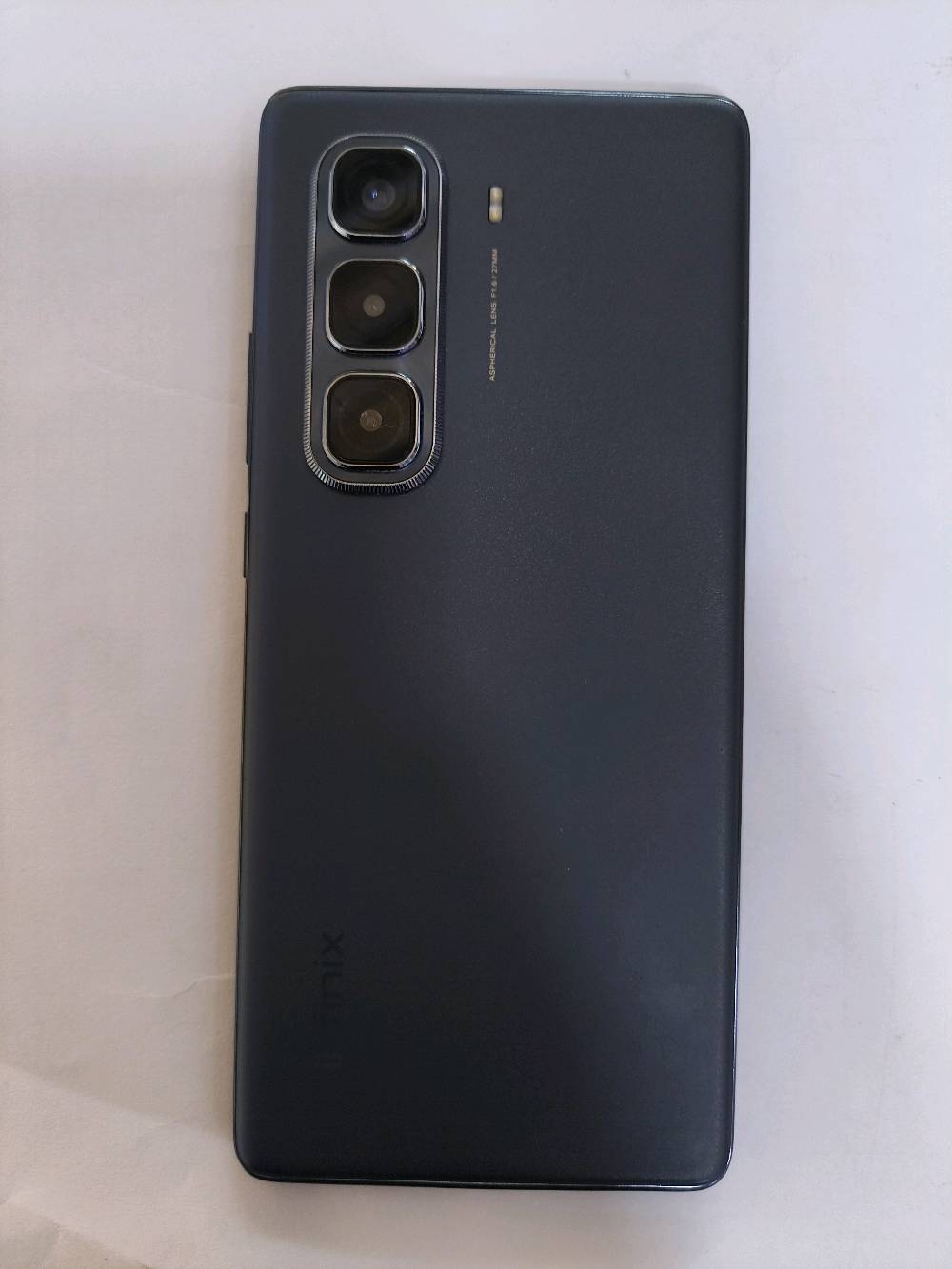 Infinix Hot 50 Pro+  256GB 
للبيع استعمال شخصي نضيف جدا فقط بي فطر سطحي بسيط اسفل الشاشه ببجي 60 فريم سلس جداً سعر 185