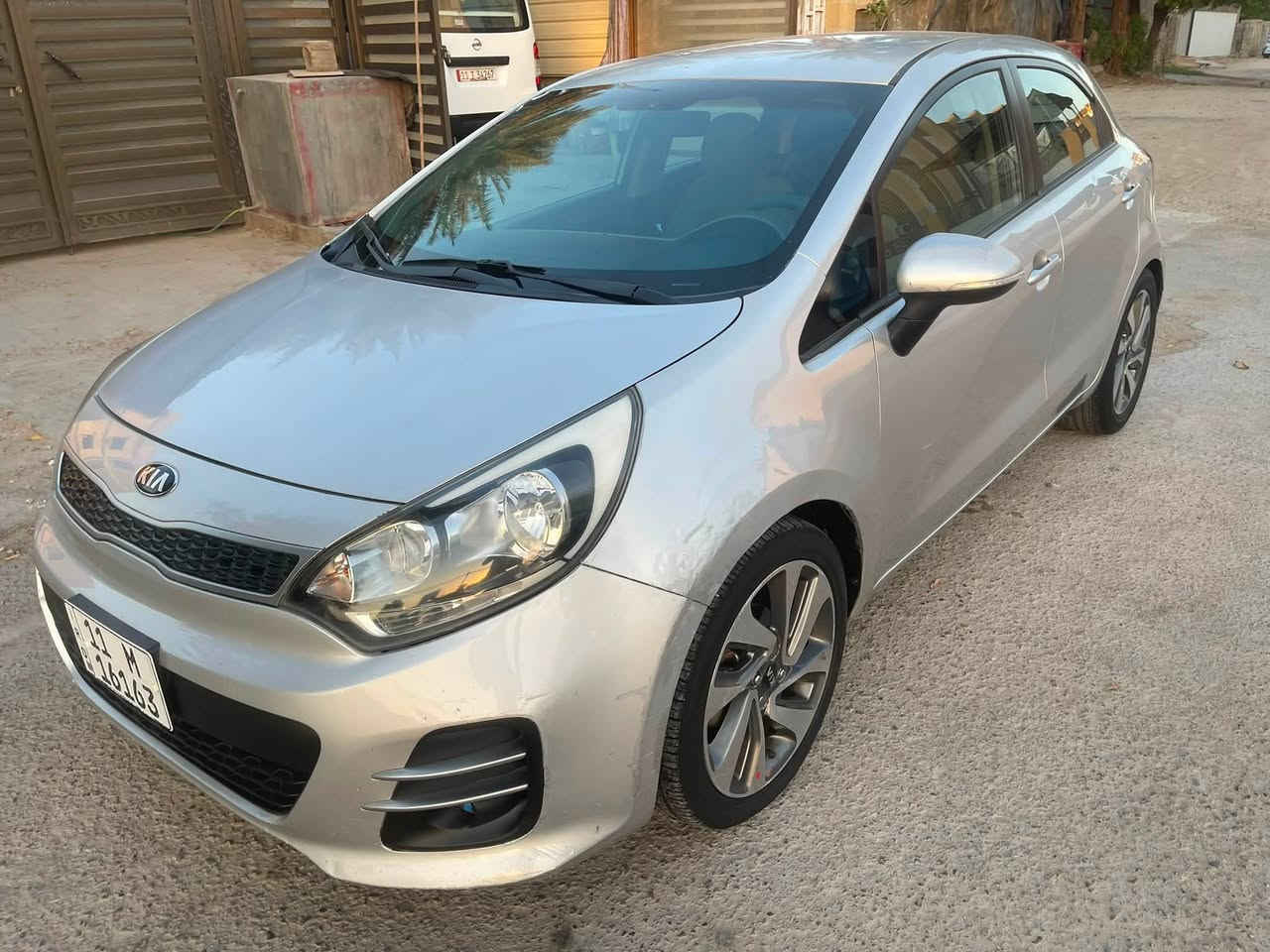 كيا ريو ٢٠١٥ خليجي بدون صبغ بيها بارد بالجاملغ الامامي محرك كير صدر تبريد كله جديد ماشية ١٠٨ مابيها اي نقص رقم جديد باسمي للاستفسار الاتصال ***********
