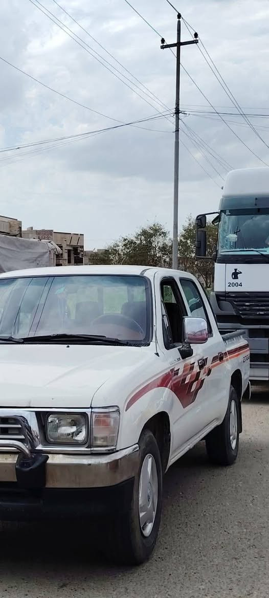 بيكم 1998 دبل قمارة
 hailux GLX
دبل جكمجه
دشبول احمر
ضرر صبغ شوية بالبونيد فقط
السعر 100
رقم صلاح الدين 
مكانها تكريت 
للأستفسار الأتصال ع الرقم ***********
