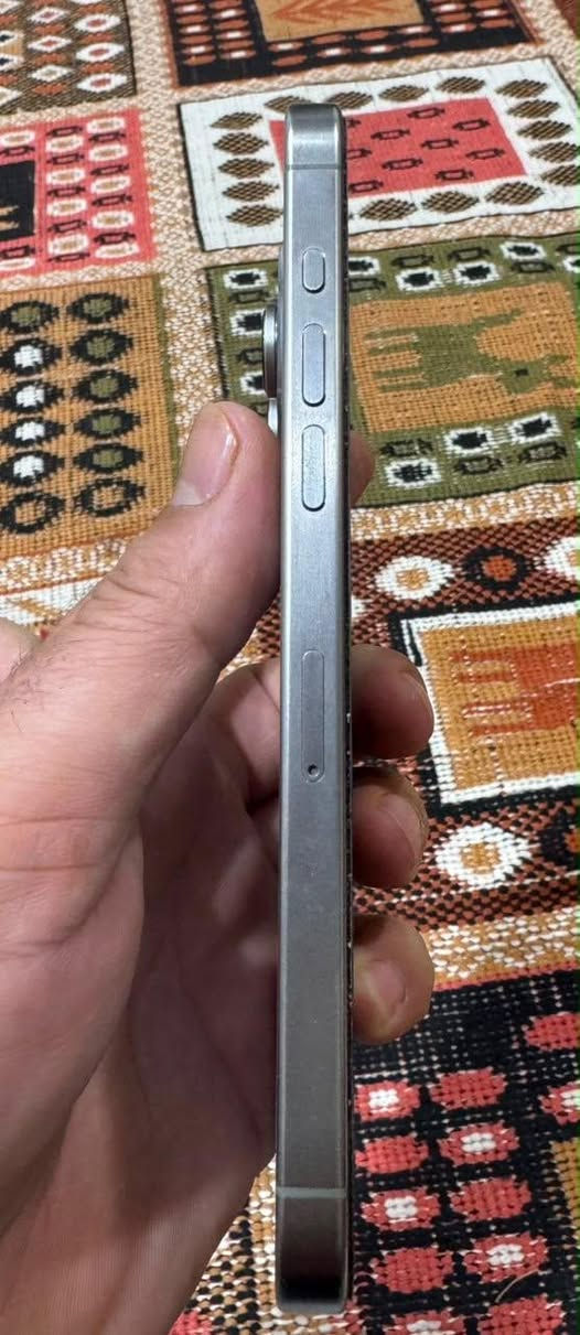 السلام عليكم 
ايفون ١٥ برو ماكس ذاكره ٢٥٦
 بطاريه ٨٣ 
الجهاز شرق اوسط اصلي  من شركه الوطني للموبايل  
نظافه ٩٥٪؜

السعر مليون بيه مجال بسيط جدا 
***********
ناصريه حي العسكري قرب جامعه العين
