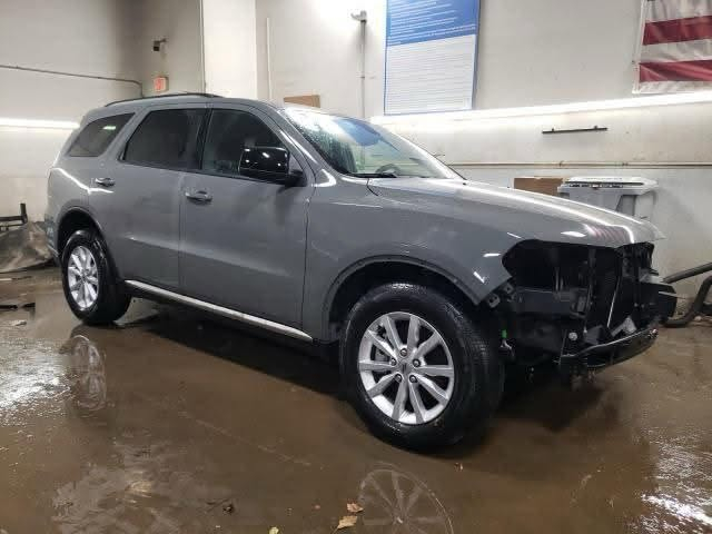 دوج دورانكو
الموديل / 2023 sxt
اللون /سمنتي 
الرقم / اربيل
العداد / ٤٠ الف مايل 
الضرر بدون دواخل بدون أرباك چامرلغ الأمامي طرف السائق تجاري 
وباب السايق صبغ والبنيد بي تكحيل بسيط جدا
السعر / ٢٨٠ وبي مجال 
العنوان/  كركوك 
الهاتف / ***********
