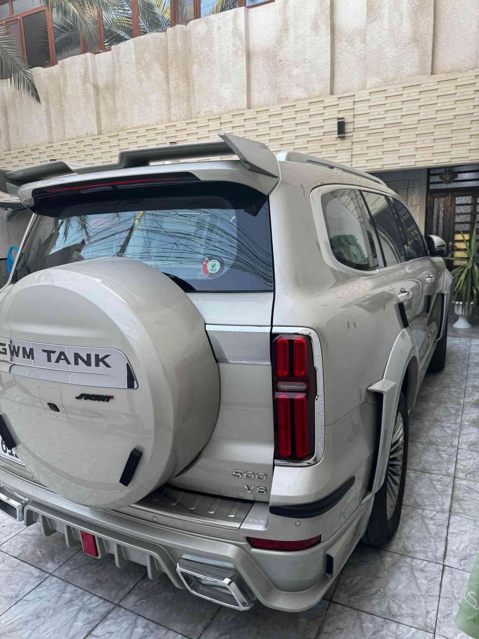 سلام عليكم تانك ٥٠٠ مزوده بكت كامل وحيدة بالعراق كت بهذا اللون
ماشية ٣٢ الف قابل لزيادة ومواصفات سيارة معروفه 
وهيه ام التانكين وسبير تعليك 
سعر سيارة  ٦٠ مليون وبيه مجال قليل 
*********** وتساب 
***********
